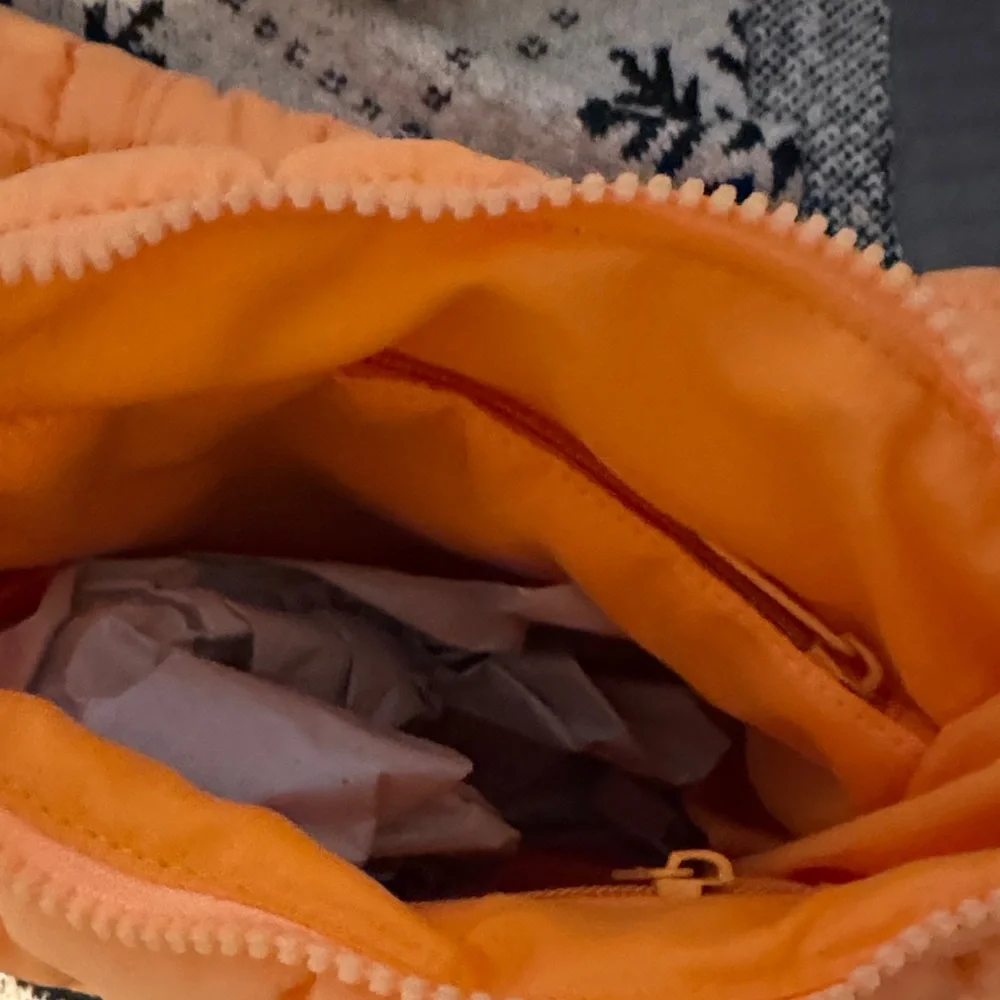 FP Movement Quilted Baby Carryall Sling Bag Neon Clementine NWT sold out color - Picture 9 of 9